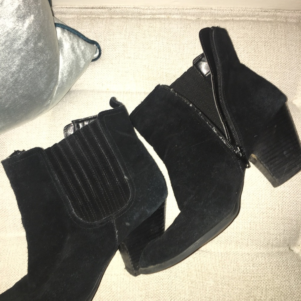 fairly worn cute heeled booties